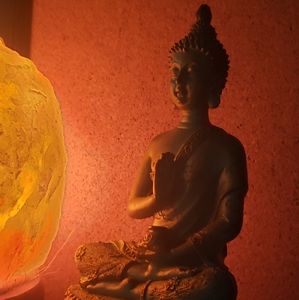 🚩*SOLD* Buddha Shrine Figurine